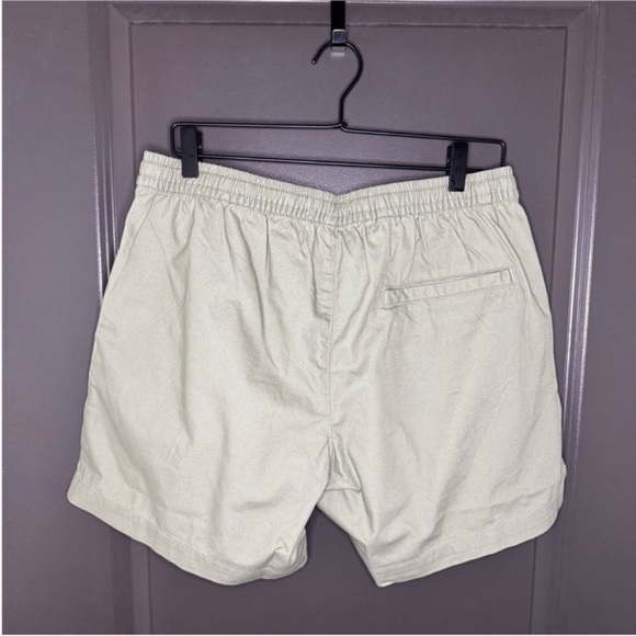 🔥🔥NWT Weekday (ASOS) Zed Regular Fit Shorts | Khaki Green | M | Cotton/Linen - Picture 6 of 11